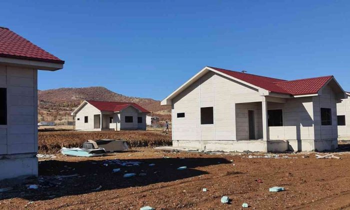 Elazığ’da köy konutlarının yapımı sürüyor