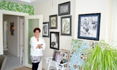 Evini sanat galerisine çevirdi