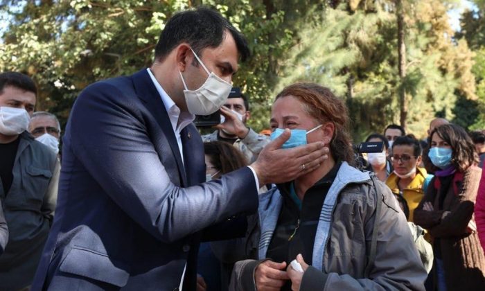 İzmir’de depremin yaraları sarılıyor: Bakan Kurum’dan törene davet
