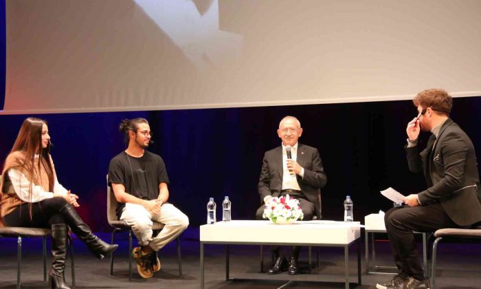 Kılıçdaroğlu: “Gençlerin umutsuzluğa kapılma hakları yoktur”