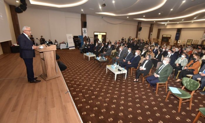 Konya’da “1. Uluslararası Geleneğimiz, Geleceğimiz Ve Ustalarımız Sempozyumu” başladı