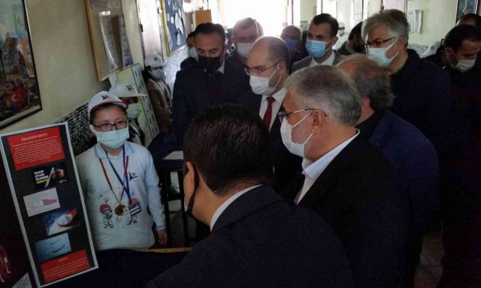 Kulu’da TÜBİTAK 4006 Bilim Fuarı düzenlendi