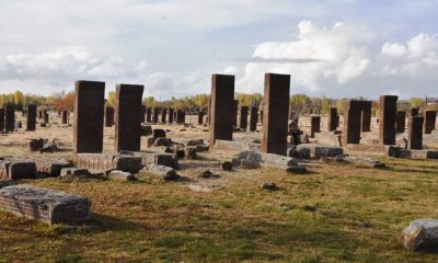 Likenleri temizlenen Selçuklu Mezarlığındaki taşlar tarihe ışık tutuyor