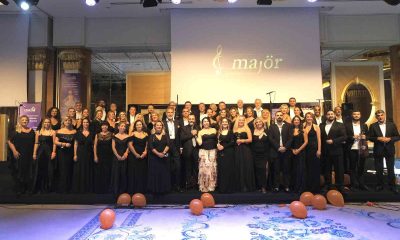 Lösemili çocuklar için C-Majör İş’ten Sesler Korosu sahne aldı
