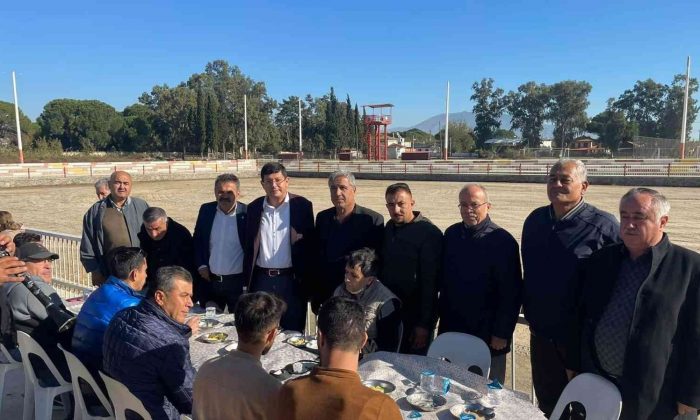 Nazillili devecilerden havut giydirme ve keşkek hayrı etkinliği