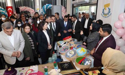 Önce okuma yazmayı öğrendiler sonra meslek sahibi oldular