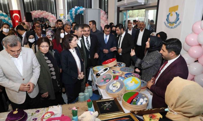 Önce okuma yazmayı öğrendiler sonra meslek sahibi oldular