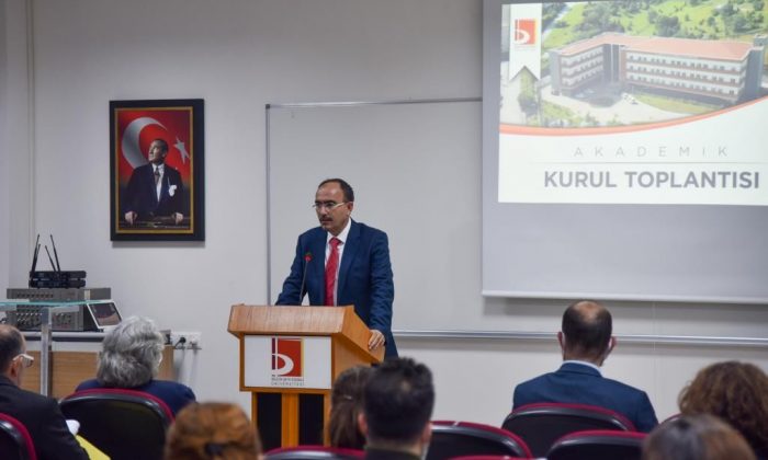 Rektör Beydemir başkanlığında Akademik Kurul toplantısı yapıldı