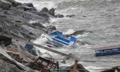 Şiddetli Lodos nedeniyle Pendik’te 2 balıkçı teknesi battı