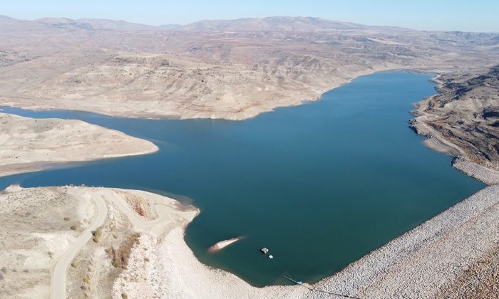 Su seviyesinde korkutan düşüş, zorunlu su kesintisine neden oldu