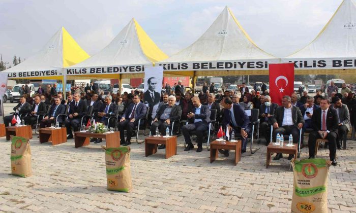 ’Tohumum Yerli Üretimim Milli Projesi’ kapsamında tohumluk buğday dağıtıldı