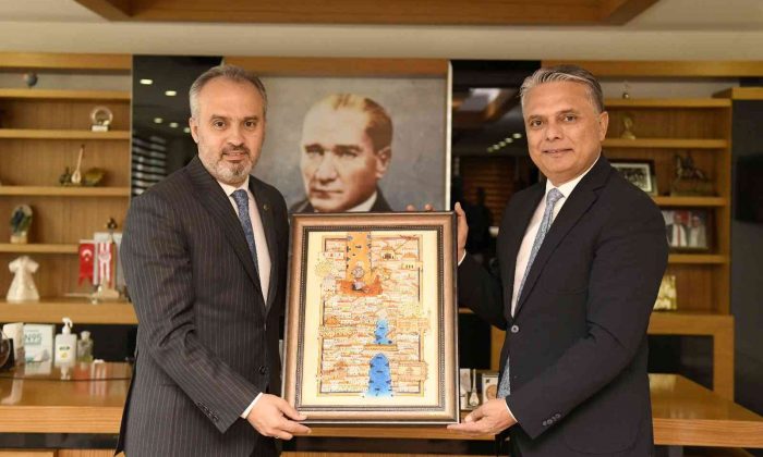 Türkiye Sağlıklı Kentler Birliği üye belediye başkanları, Ümit Uysal’la bir araya geldi