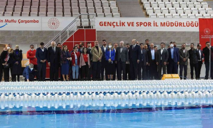Türkiye’nin en büyük olimpik yüzme havuzu Gaziantep’te açıldı