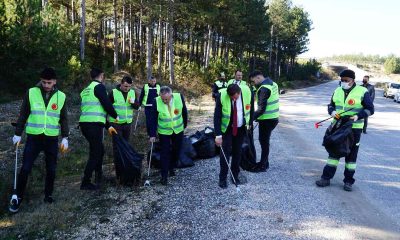 Türkiye’nin en temiz şehrinde üniversite öğrencileri gönüllü oldu, ormanlık alanda temizlik yaptı
