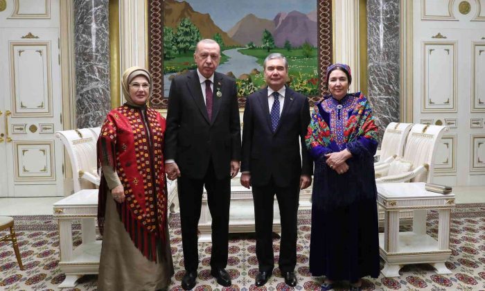 Türkmenistan’da Cumhurbaşkanı Erdoğan onuruna akşam yemeği