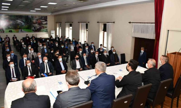 Vali Gürel mahalle ve köy muhtarları ile bir araya geldi