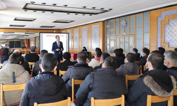 Acil sağlık hizmetleri personeline, “Ambulans Kazalarının Önlenmesi ve Kış Tedbirleri” konulu eğitim