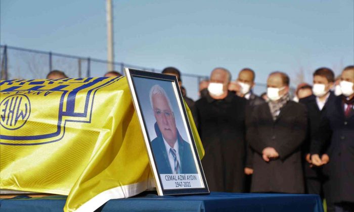 Ankaragücü’nün vefat eden Onursal Başkanı Cemal Aydın için cenaze töreni düzenledi