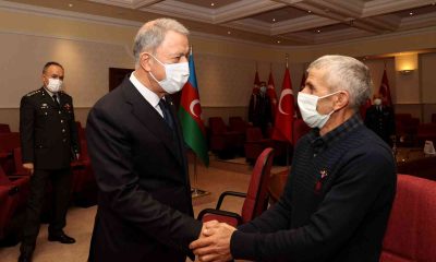 Bakan Akar, ’topraklarını kurtarma’ sözünü tutan Azerbaycanlı şehit subayın ailesi ile bir araya geldi