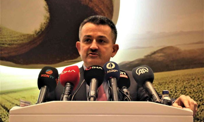 Bakan Pakdemirli: “Ülkemizde kullanılan tohumlukların yüzde 96’sı yurt içinde üretilmektedir”