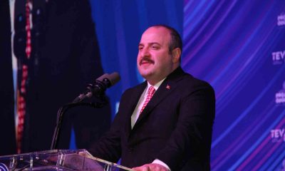 Bakan Varank: “İhracatımız Cumhuriyet tarihinde ilk kez yıllık bazda 220 milyar dolara ulaştı”