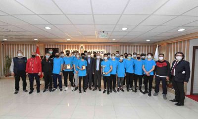 Başdeğirmen, 2’inci lige yükselen şampiyon hentbolcuları kutladı