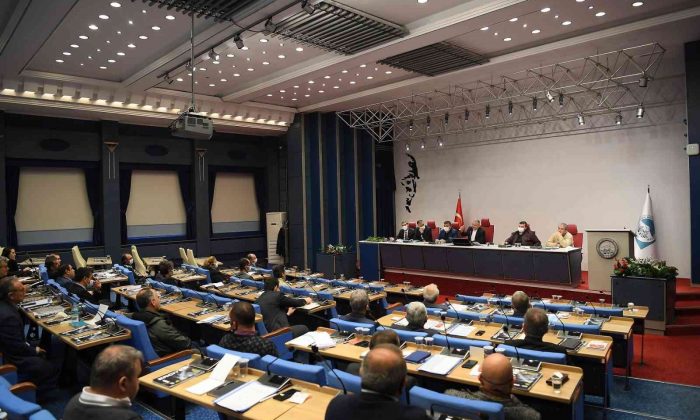 Başkan Büyükkılıç’tan 5.5 saatlik ‘değerlendirme toplantısı’