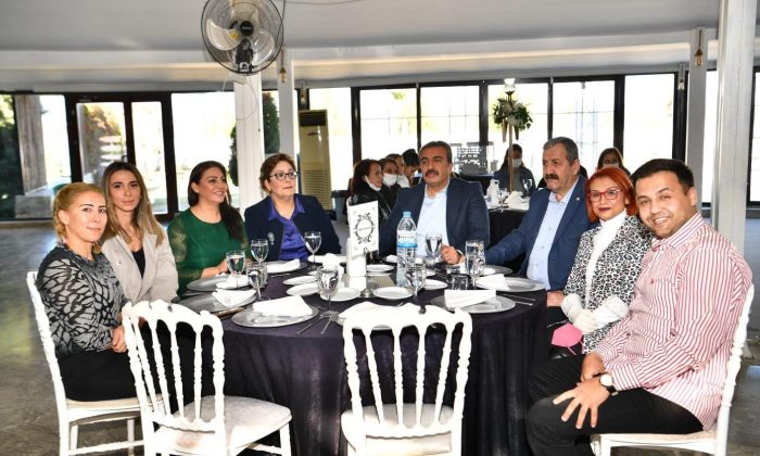 Başkan Çetin: “Cumhuriyete önce kadınlar sahip çıkmalı”