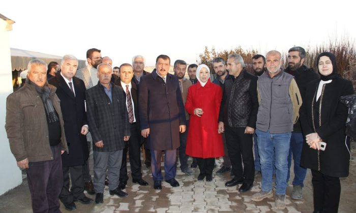 Başkan Gürkan ile AK Partililer, fidancılar esnaflarını ziyaret etti