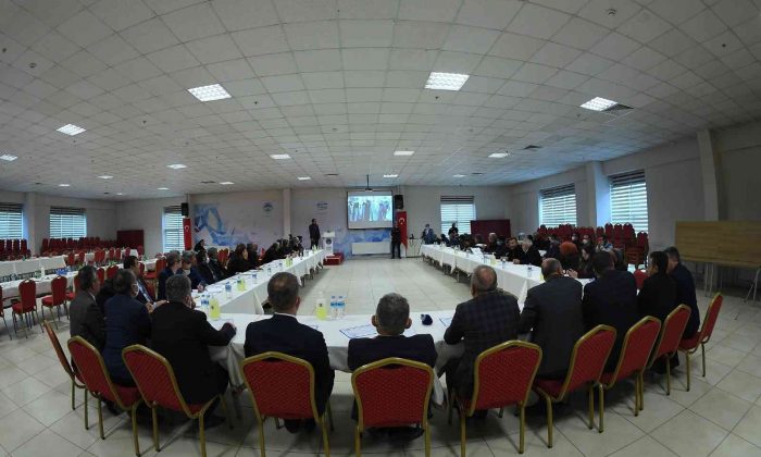 Büyükkılıç Akkışla’da muhtarlarla buluştu