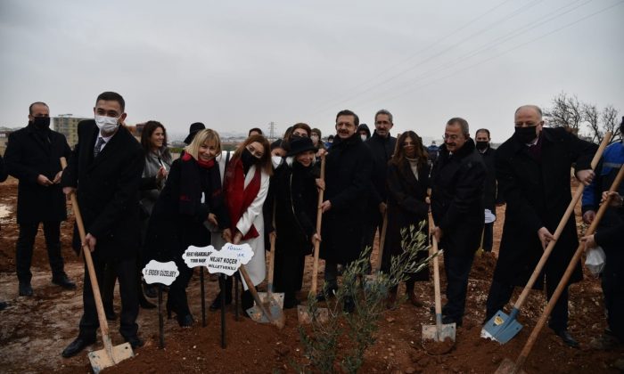 Daha yeşil bir Gaziantep için fidanlar toprakla buluştu