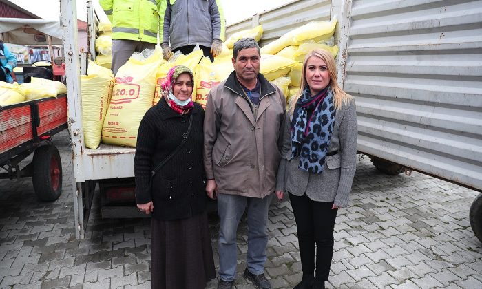 Denizli’de çiftçilere 100 ton gübre desteği