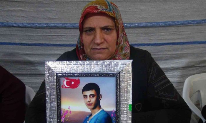 Diyarbakır’da anne ve babaların evlat nöbeti 832’inci gününde devam ediyor