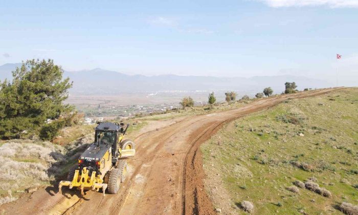 Efeler Belediyesi bahçe yollarını düzeltiyor