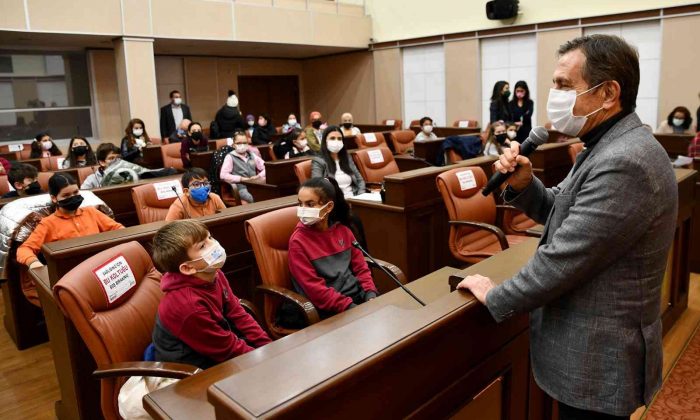 Eko-Okullar Çevre Çocuk Meclisi Başkanı’nı seçti