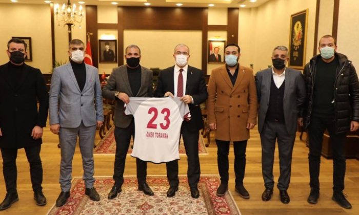 Elazığspor yönetimi, Vali Toraman ile bir araya geldi