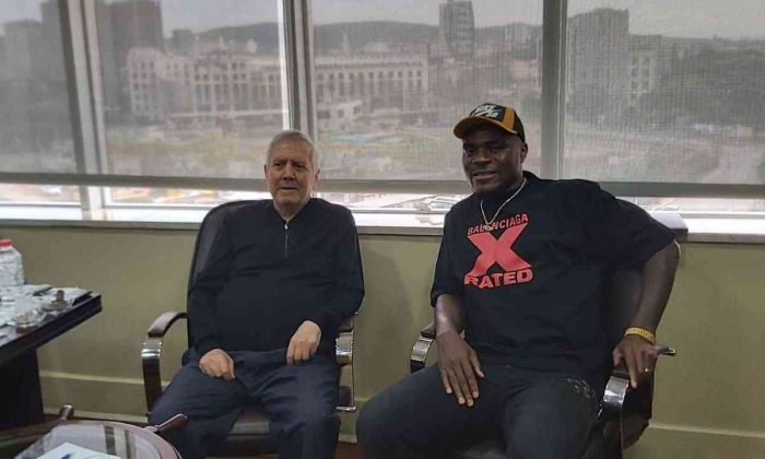 Emenike’den Aziz Yıldırım’a ziyaret