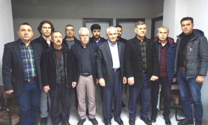 Eski başkan Acar yeniden aday oldu