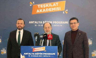 Eski Sağlık Bakanı Recep Akdağ’dan aşı karşıtlarına tepki