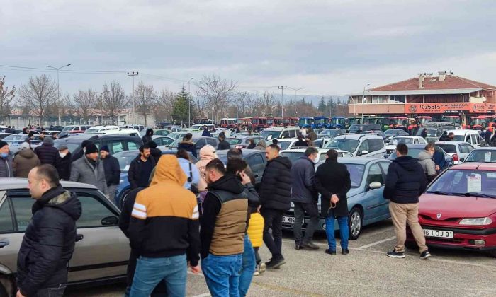 Eskişehir Açık Oto Pazarı hareketlendi
