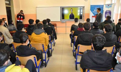Göç İdaresi Müdürlüğü’nden liseli gençlere uyum semineri