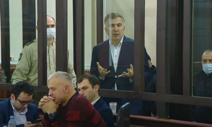 Gürcistan’ın eski Cumhurbaşkanı Saakaşvili yeniden hakim karşısına çıktı