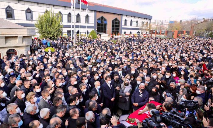 İmranlı Belediye Başkanı Murat Açıl son yolculuğuna uğurlandı