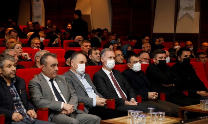 İnegöl Belediyesi’nden ‘Yerli ve Milli Olmak’ semineri