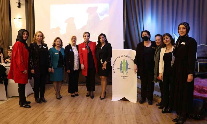 İş kadınlarından Van gecesi