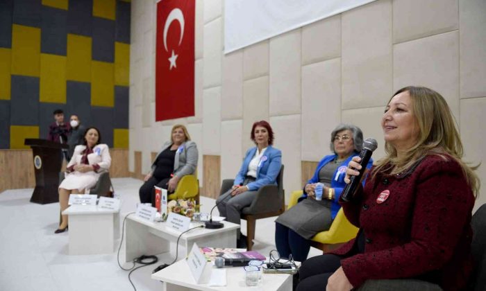 “Kadın İsterse” paneli