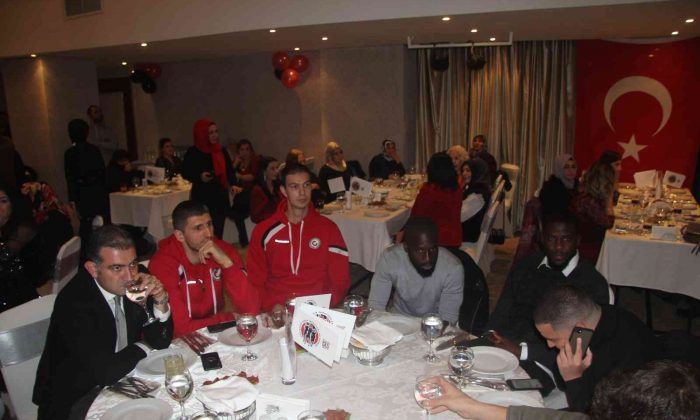 Kadın taraftarlar spor camiasını bu gecede birleştirdi