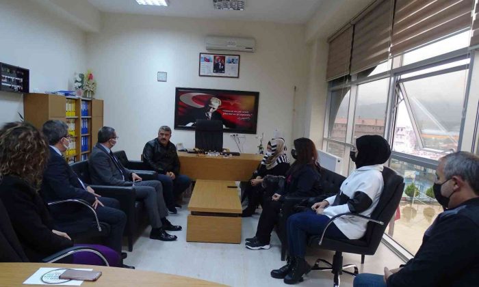 Kaymakam okul aile birliği toplantısına katıldı