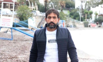 Kıyafetleri kirli olduğu için minibüste oturtulmayan işçi, işten çıkarılan şoförün yeniden işe alınmasını istedi