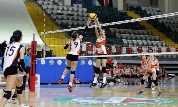 Kızlar 4’te 4 yaptı